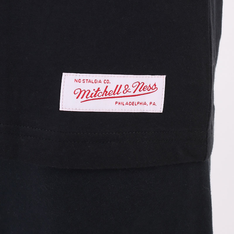 мужская черная футболка Mitchell and ness Metallic Shadow Traditional Tee A0713118BLK - цена, описание, фото 4